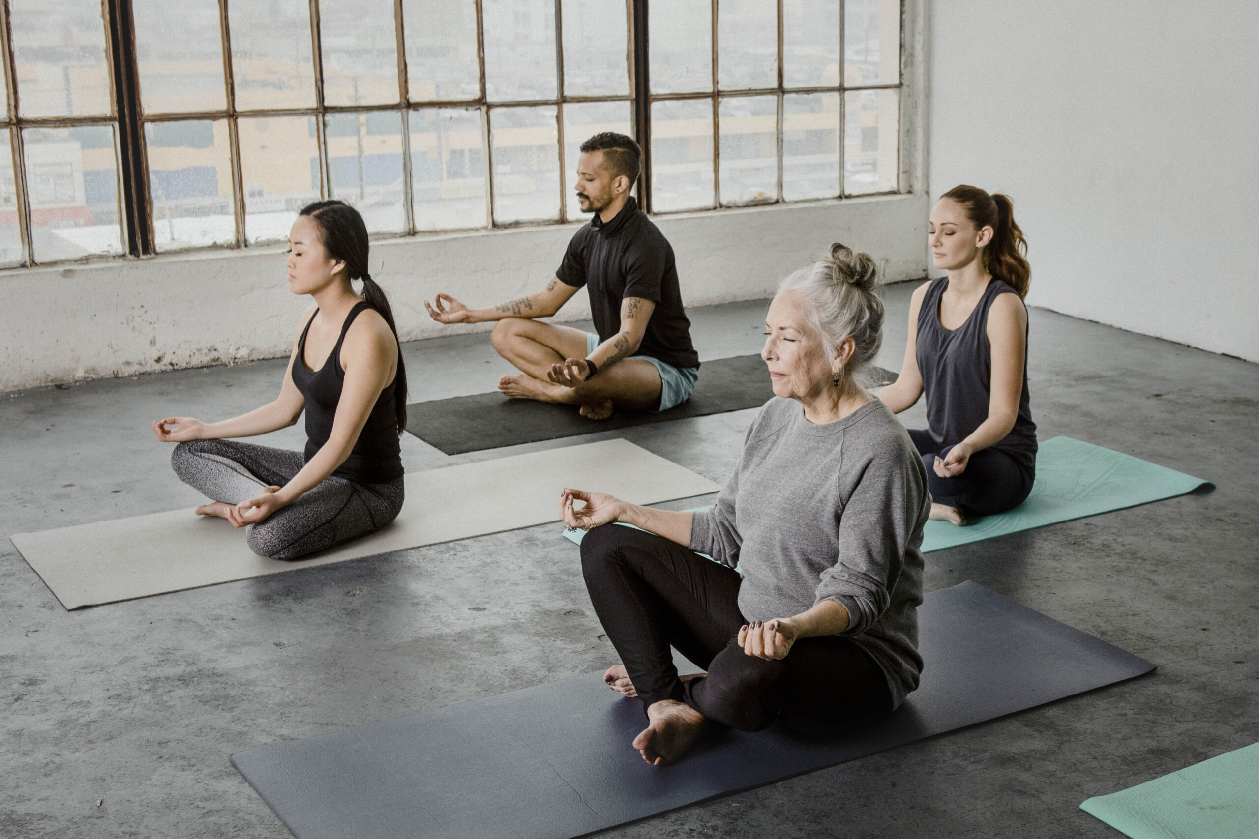 Mitos associados ao Yoga - Casa do Yoga