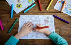 Arteterapia e livros de colorir: uma combinação para mais equilíbrio emocional e bem-estar