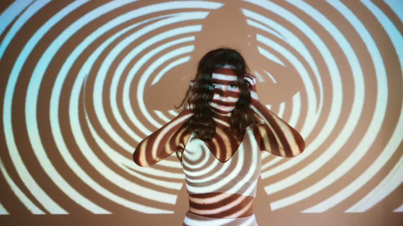 Hipnoterapia para performance e criatividade: desbloqueie o seu potencial interior