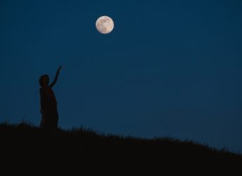 Oráculos lunares: tiragens e reflexões para cada fase da Lua