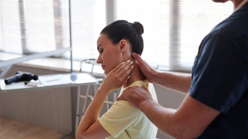 Quiropraxia e saúde emocional: como o corpo revela e libera o estresse